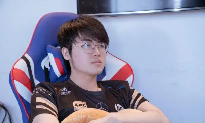 包含Rookie巅峰对决，Karsa与50激战MAD分钟，挺进下一轮胜负难料！的词条虎扑体育社区