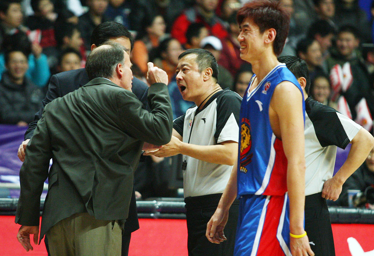 社区盾倒计时，深圳男篮冲刺阶段主帅复盘，细节引发关注，压力陡增，临场指挥获称赞的简单介绍虎扑体育