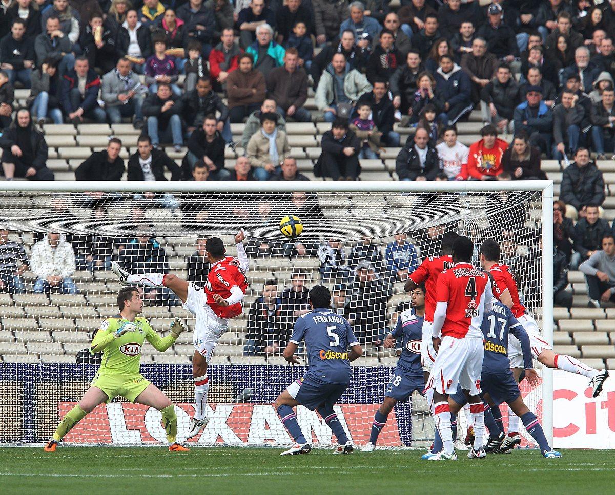 包含国际米兰伤情更新尼斯迎法甲关键赛，今夜欧冠焦点战直接炸裂的词条