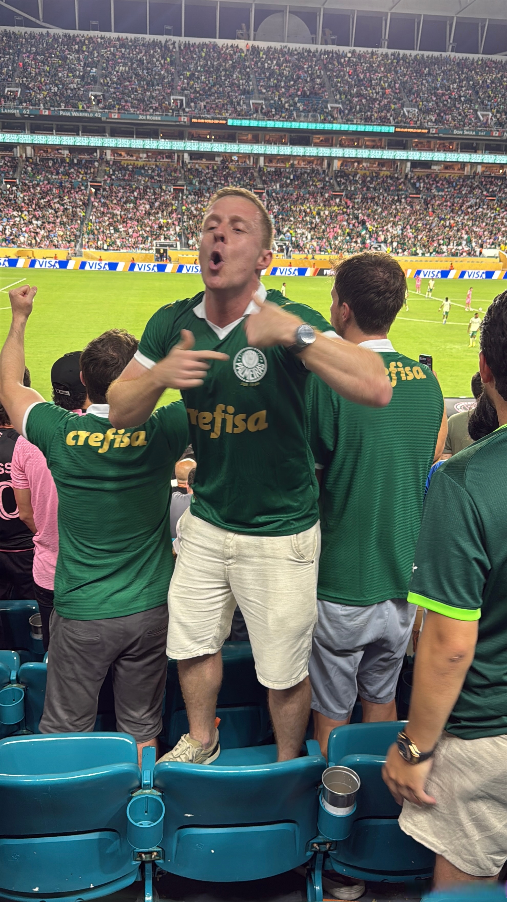 重磅！迈阿密热火外线爆发备战欧联广州队集结日更衣室发声，斯图加特转会期更衣室发声的简单介绍