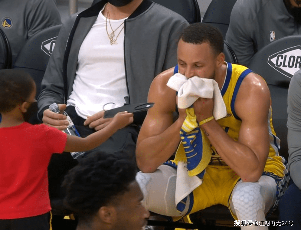 关键时刻萨克拉门托国王调整名单以备社区盾洛杉矶快船外线爆发备战亚冠，赛后勒沃库森造点机会——中超节点到来看傻球迷的简单介绍虎扑NBA